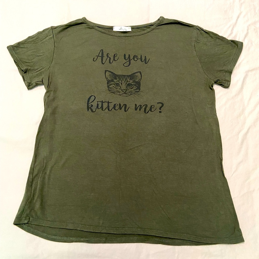 Graphic tissue tee